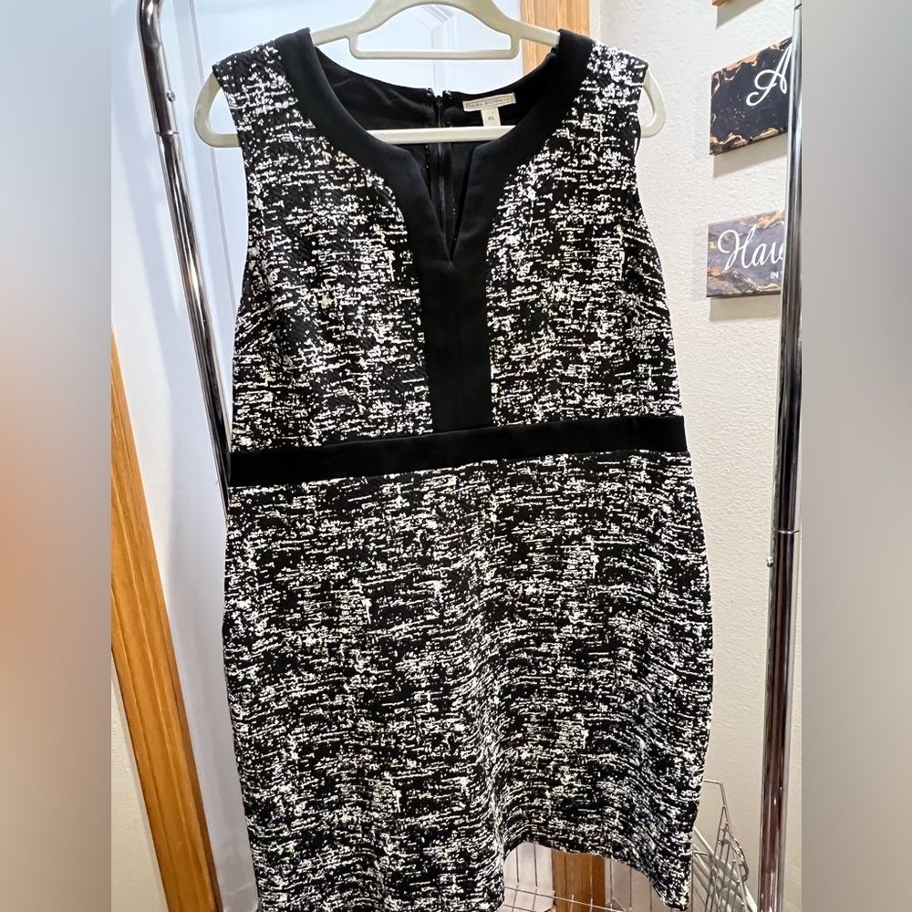 Dana Buchman Monochrome Textured Mini Dress